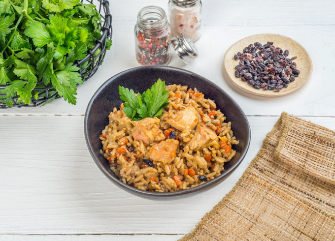 ТМ "Скоро готово" Плов с курицей и сухофруктами, 250 г.