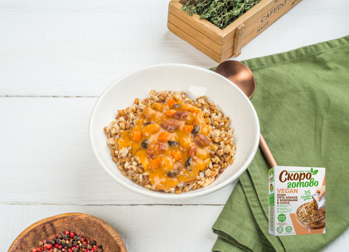 ТМ «Скоро готово» Каша «Пять злаков» с бобовыми в соусе, 275 г. Vegan